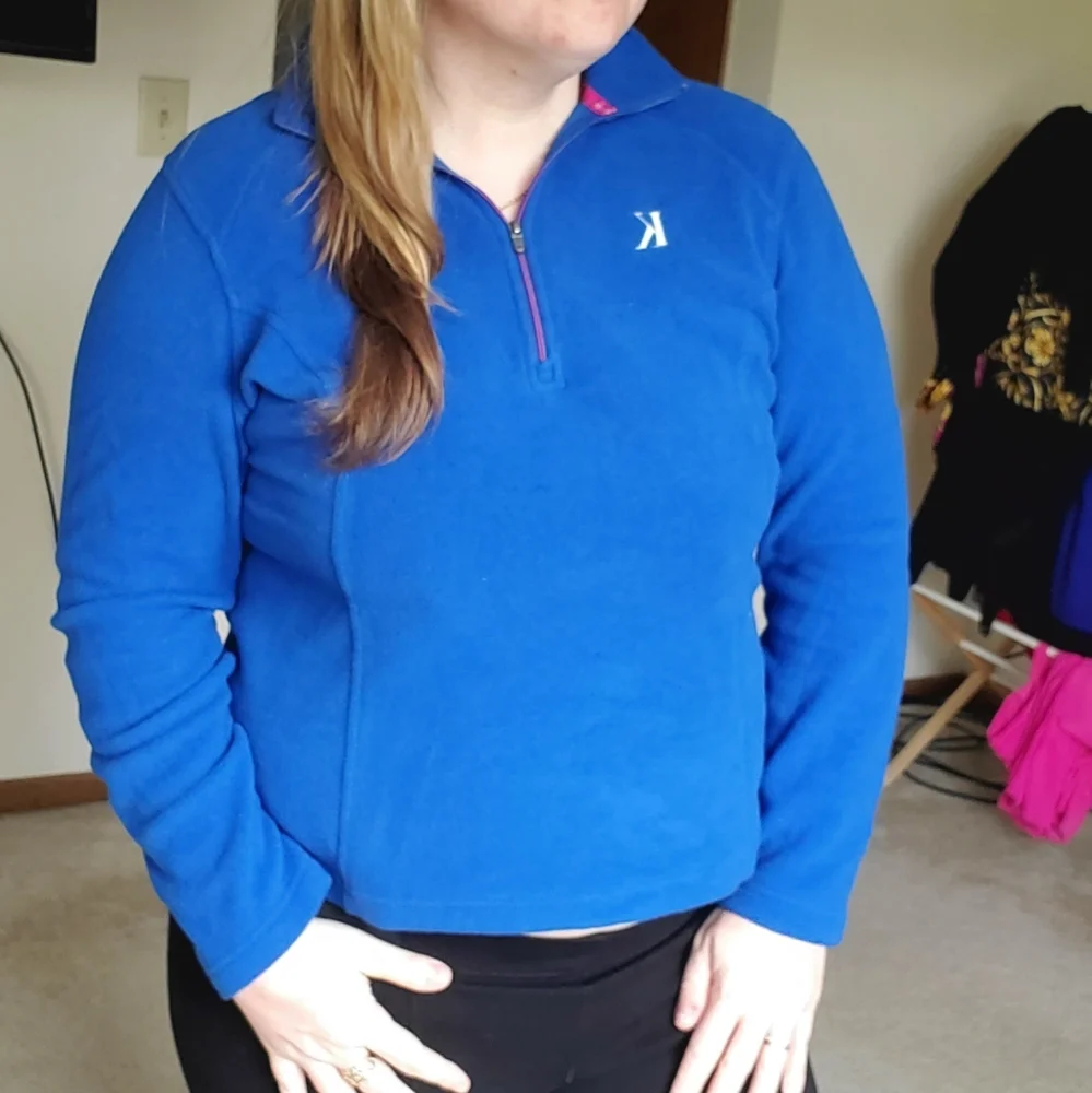 ❤️ Lands End embroidered sweat shirt